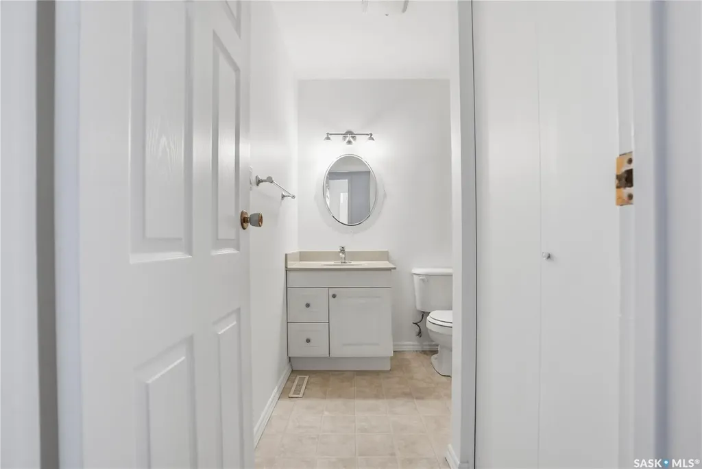 1044 East Centre Saskatoon SK S7J 3A3