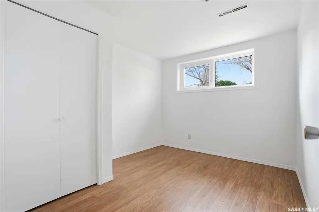 1044 East Centre Saskatoon SK S7J 3A3
