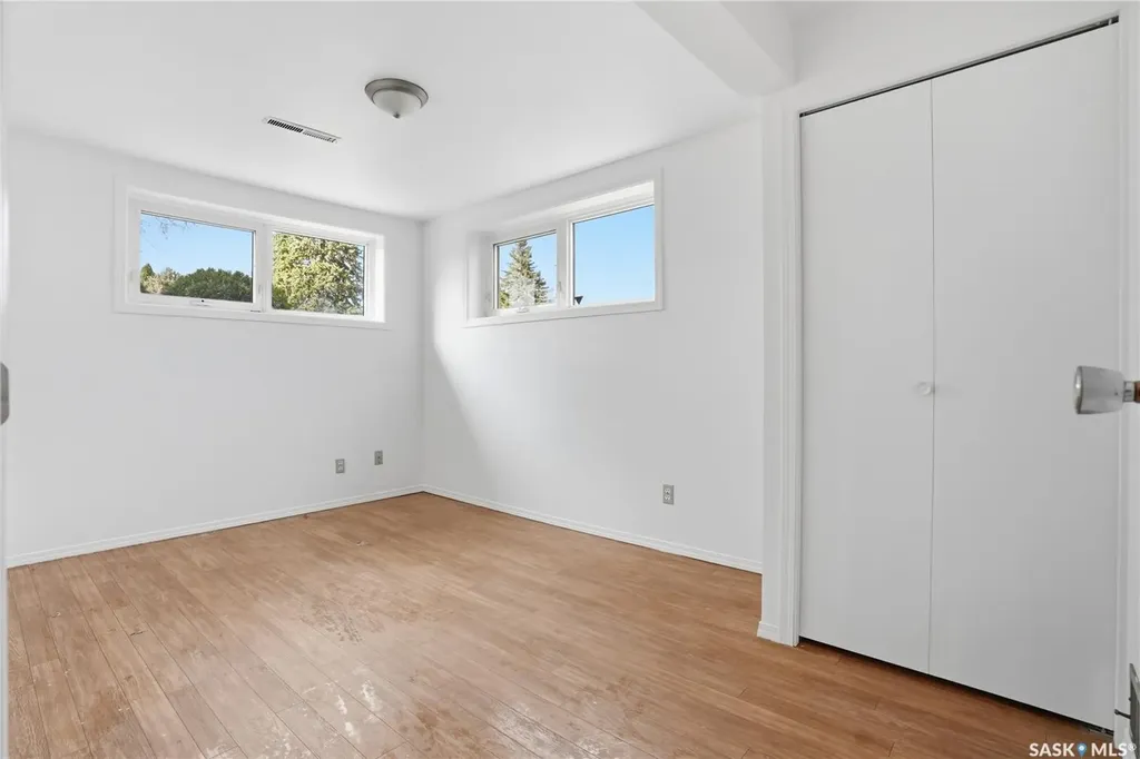 1044 East Centre Saskatoon SK S7J 3A3