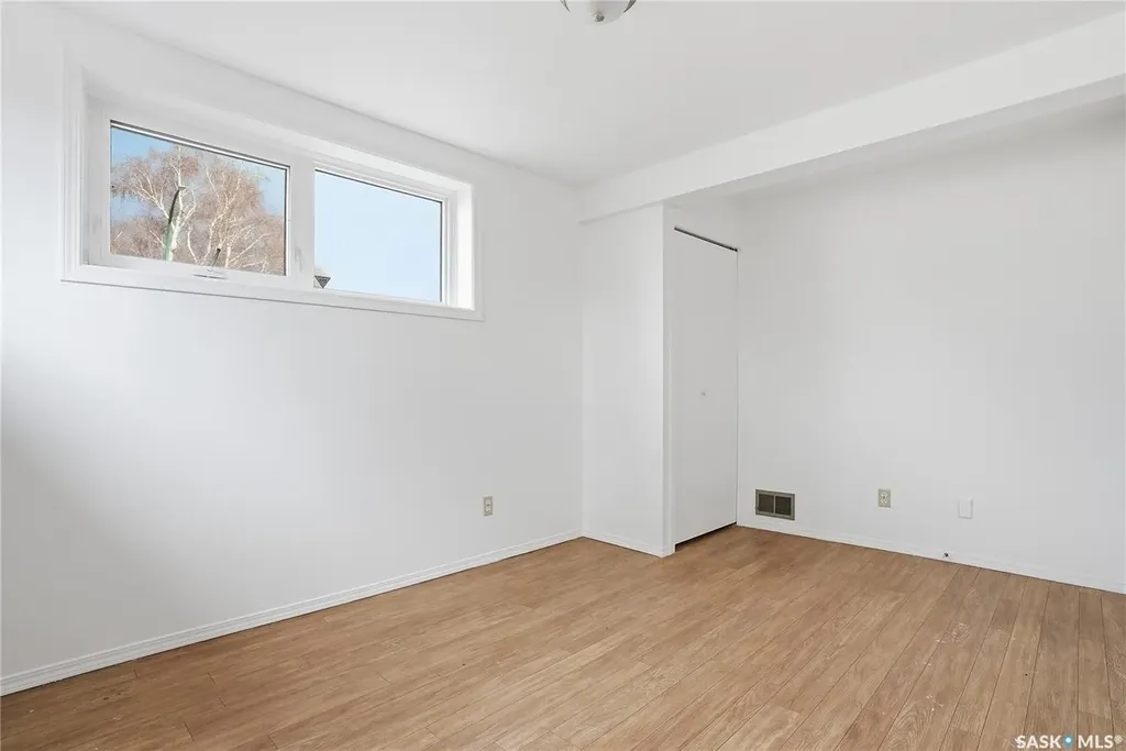1044 East Centre Saskatoon SK S7J 3A3