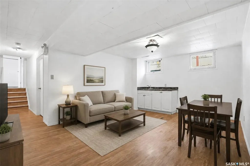 1044 East Centre Saskatoon SK S7J 3A3
