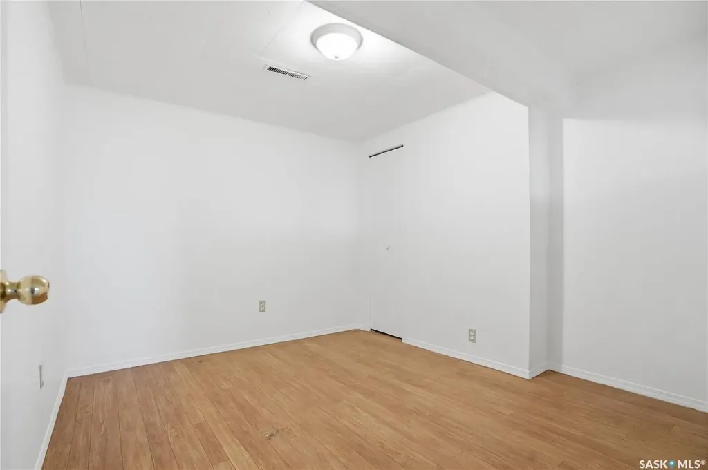 1044 East Centre Saskatoon SK S7J 3A3