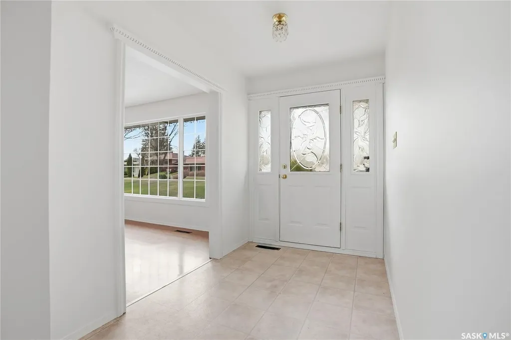 1044 East Centre Saskatoon SK S7J 3A3