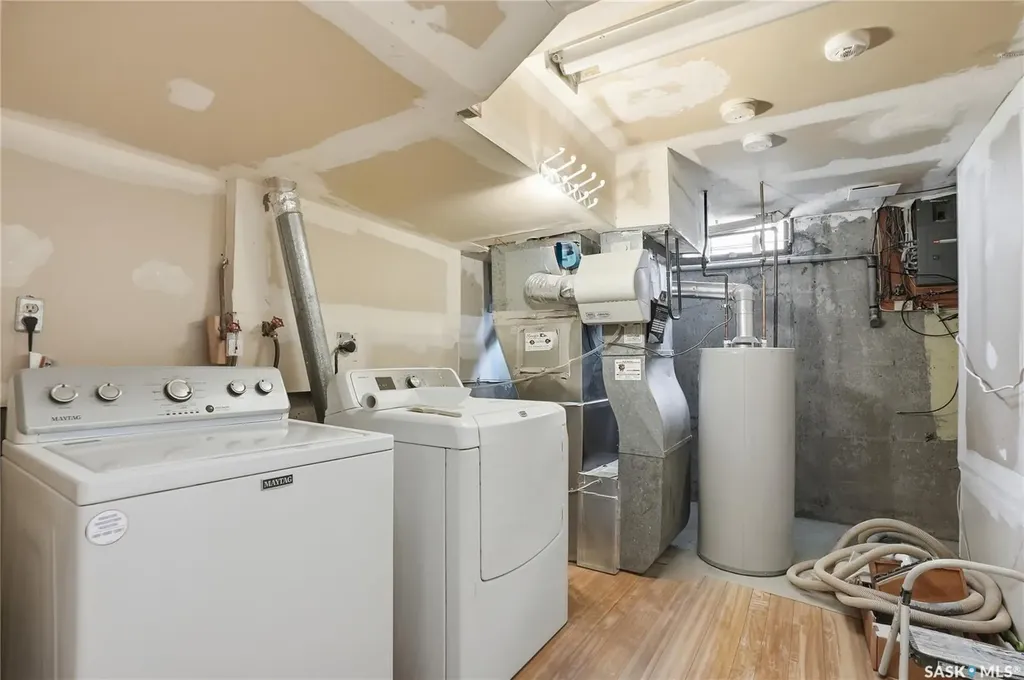 1044 East Centre Saskatoon SK S7J 3A3