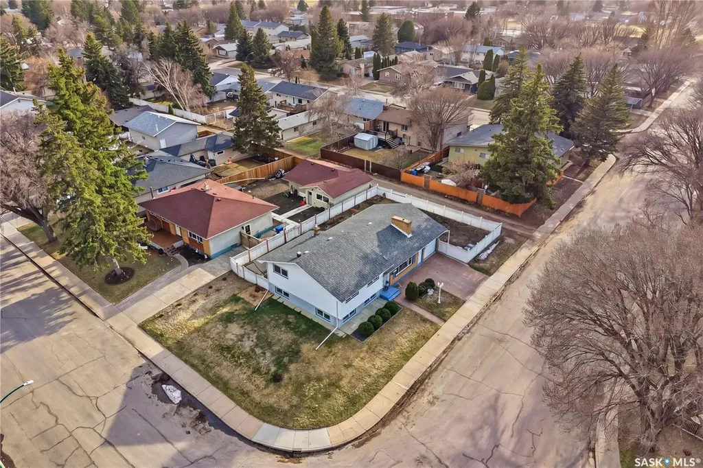 1044 East Centre Saskatoon SK S7J 3A3