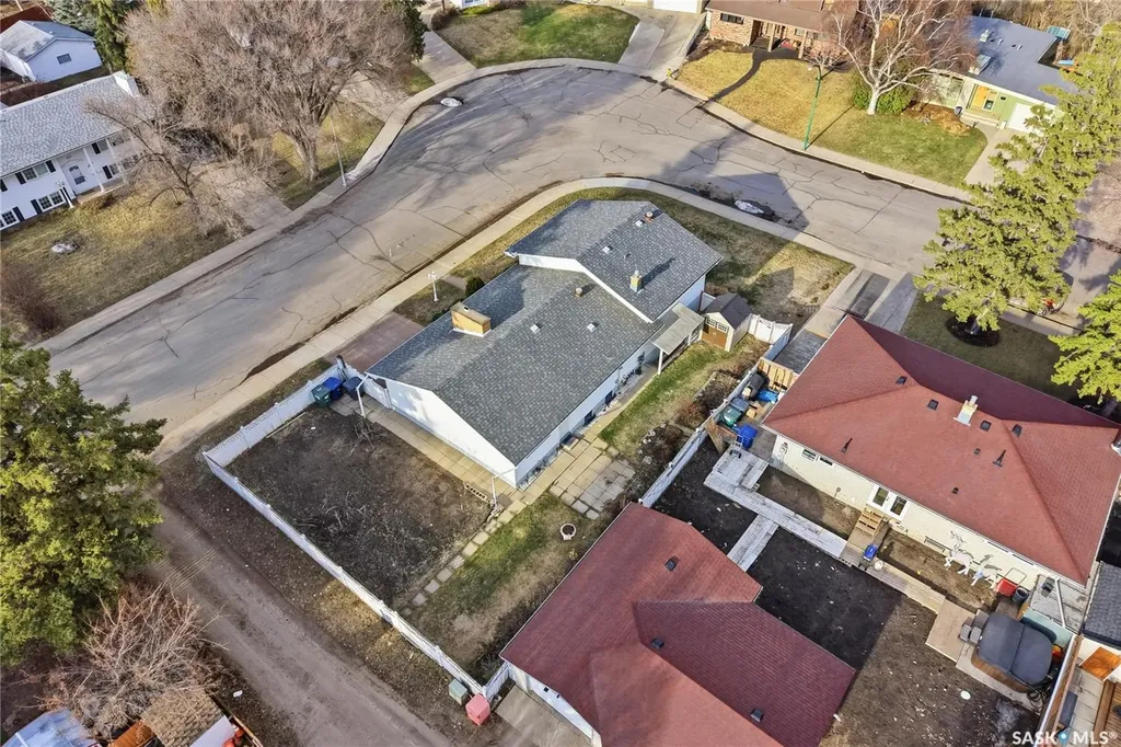 1044 East Centre Saskatoon SK S7J 3A3