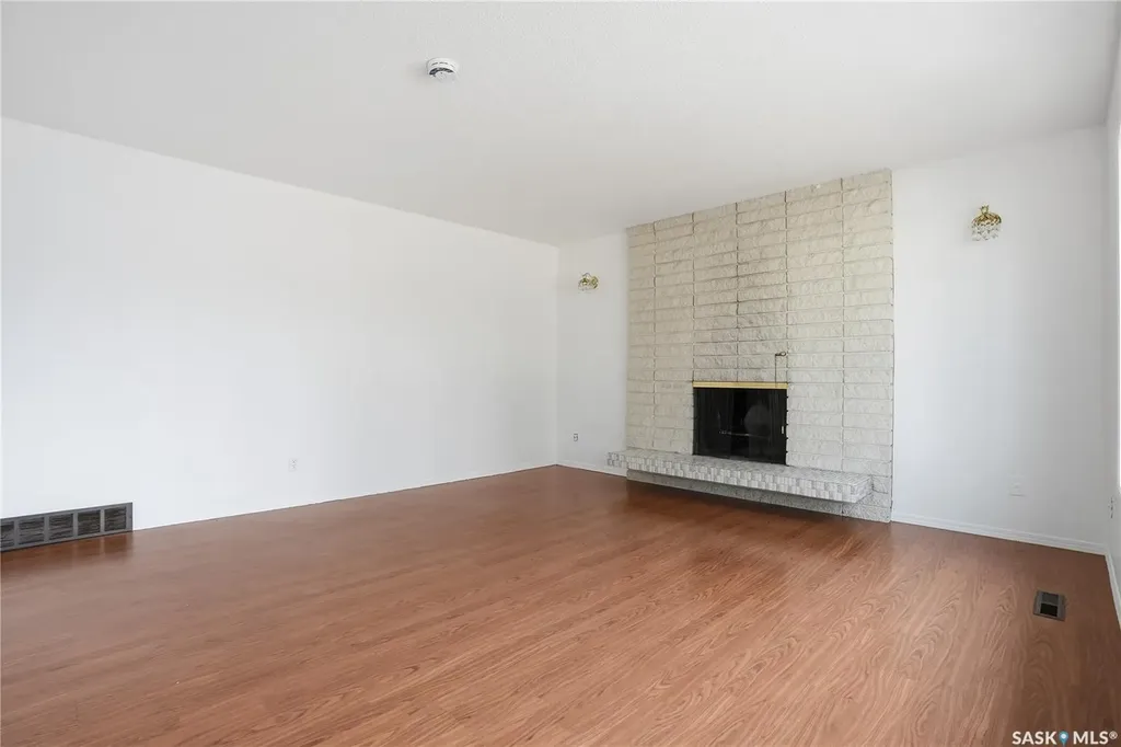 1044 East Centre Saskatoon SK S7J 3A3