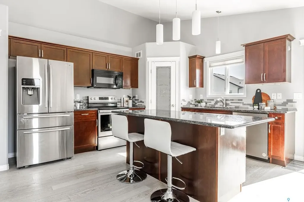 327 Roy Crescent Saskatoon SK S7W 0L1