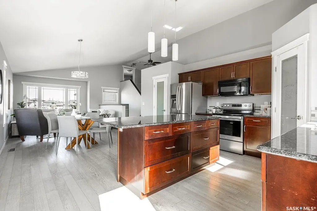 327 Roy Crescent Saskatoon SK S7W 0L1