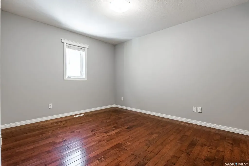 327 Roy Crescent Saskatoon SK S7W 0L1