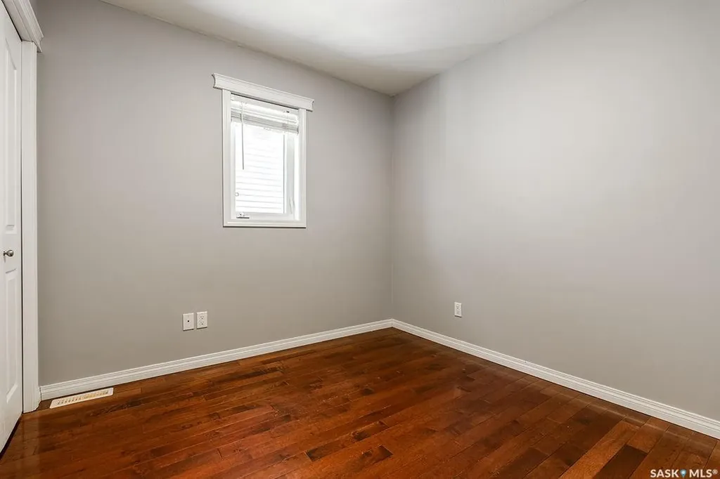 327 Roy Crescent Saskatoon SK S7W 0L1