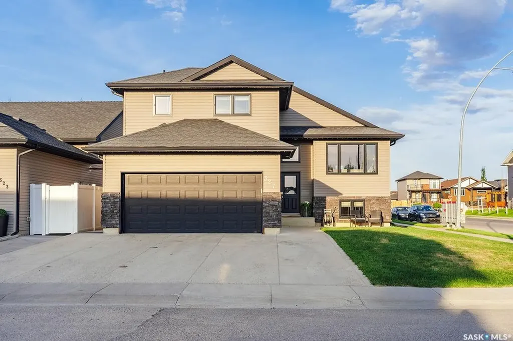 327 Roy Crescent Saskatoon SK S7W 0L1