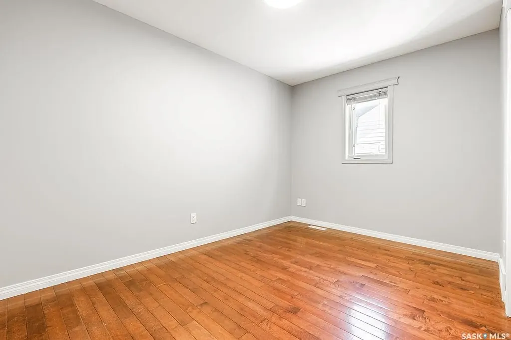 327 Roy Crescent Saskatoon SK S7W 0L1