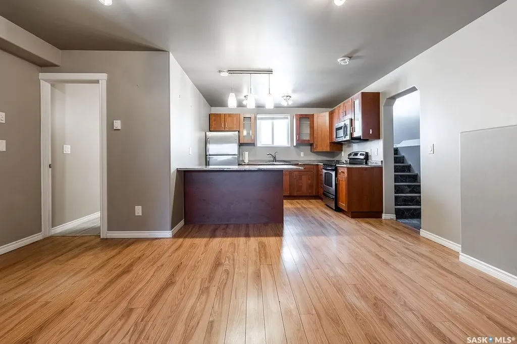327 Roy Crescent Saskatoon SK S7W 0L1