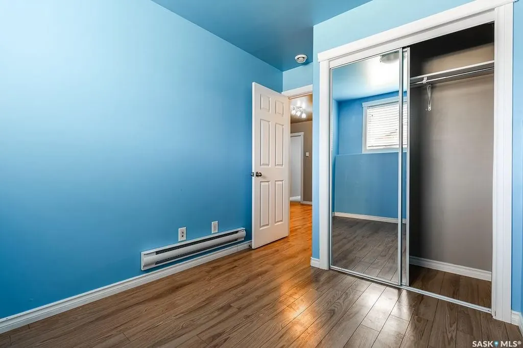 327 Roy Crescent Saskatoon SK S7W 0L1