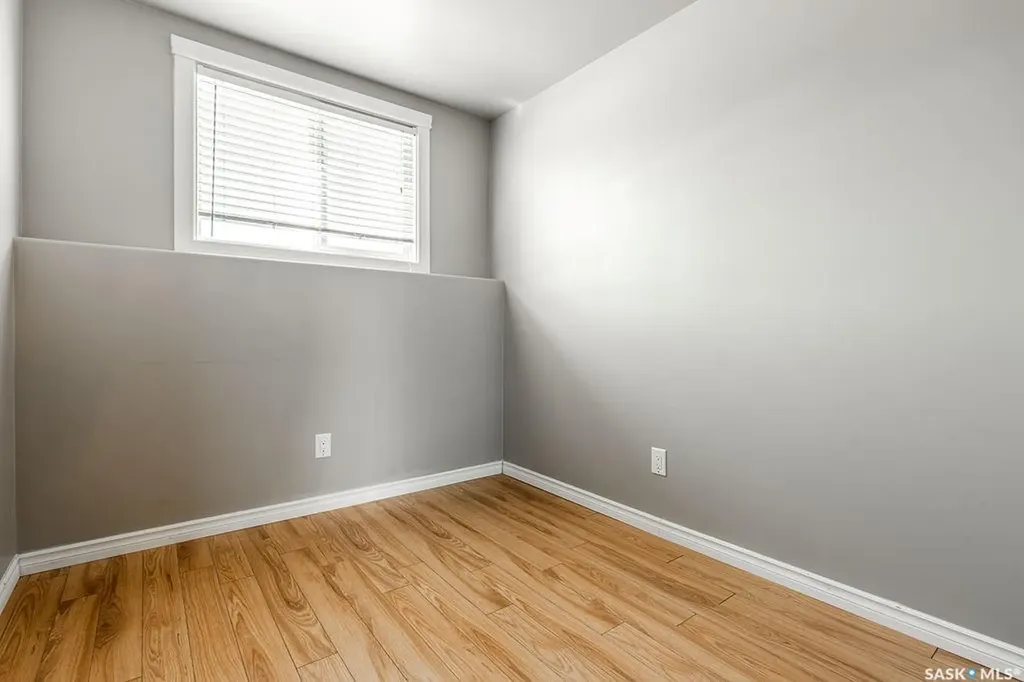327 Roy Crescent Saskatoon SK S7W 0L1