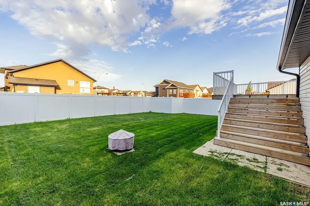 327 Roy Crescent Saskatoon SK S7W 0L1