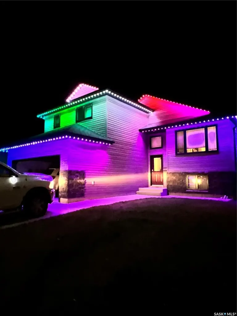 327 Roy Crescent Saskatoon SK S7W 0L1