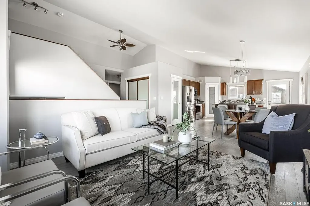 327 Roy Crescent Saskatoon SK S7W 0L1