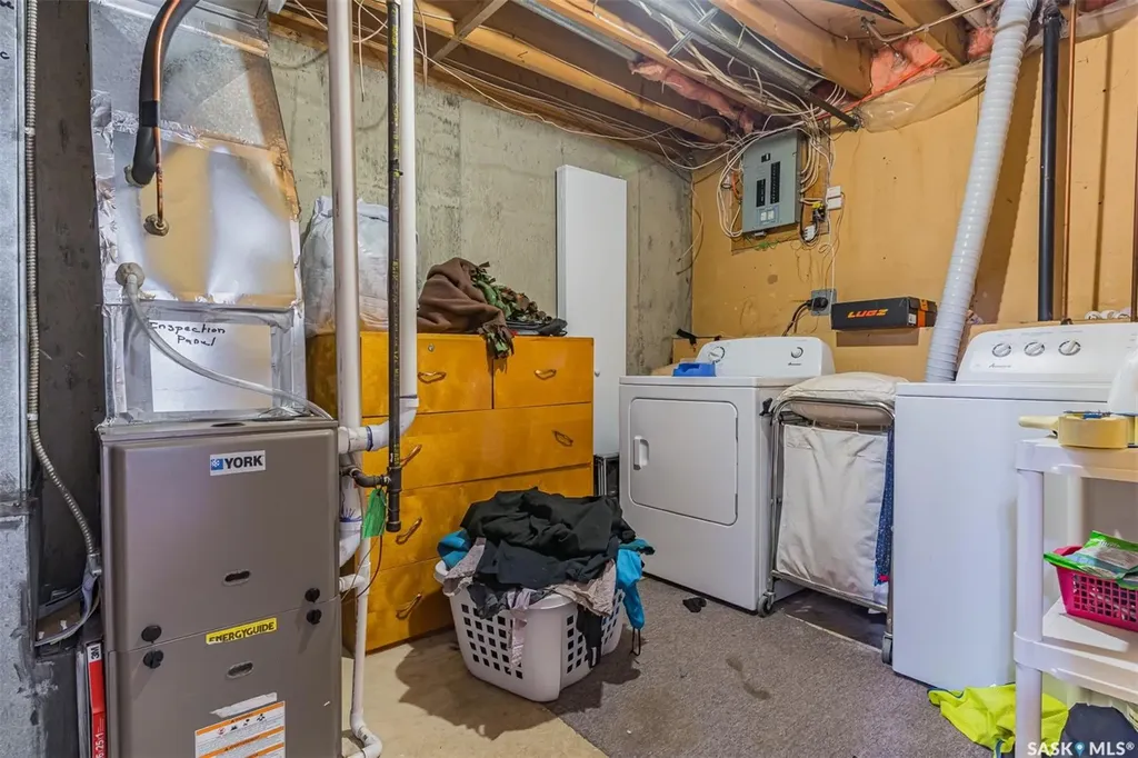 839 Kingsmere Boulevard Saskatoon SK S7J 4C4