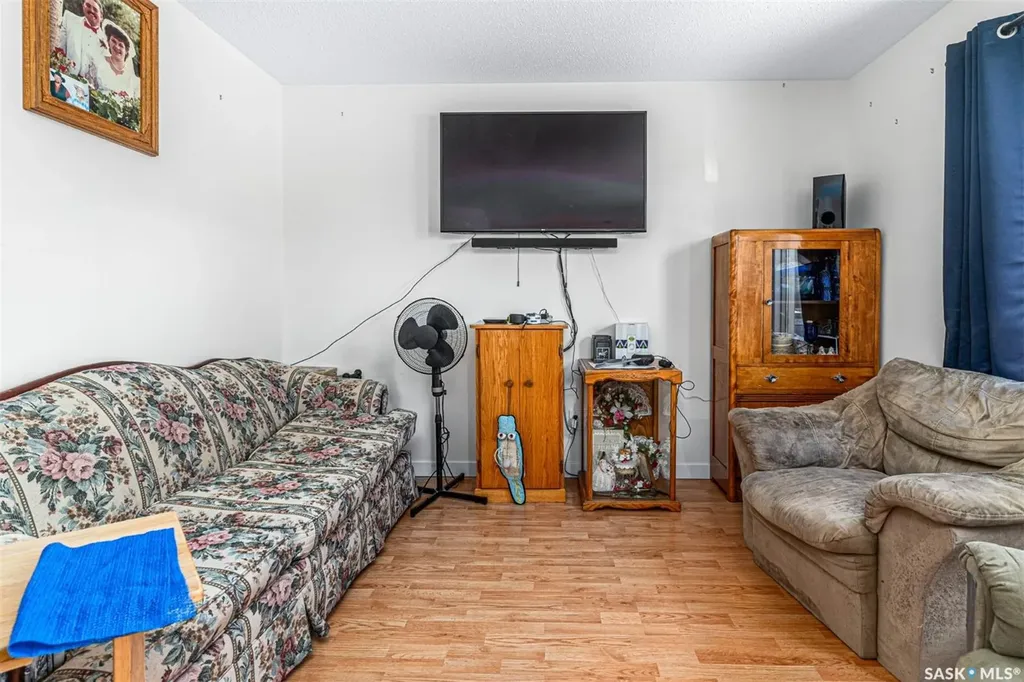 839 Kingsmere Boulevard Saskatoon SK S7J 4C4