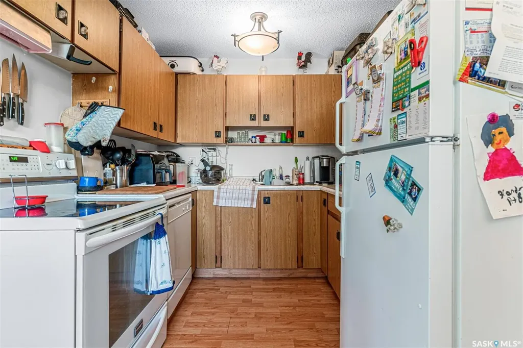 839 Kingsmere Boulevard Saskatoon SK S7J 4C4