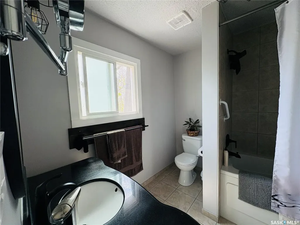 1230 Chaplin Street E Swift Current SK S9H 1K1