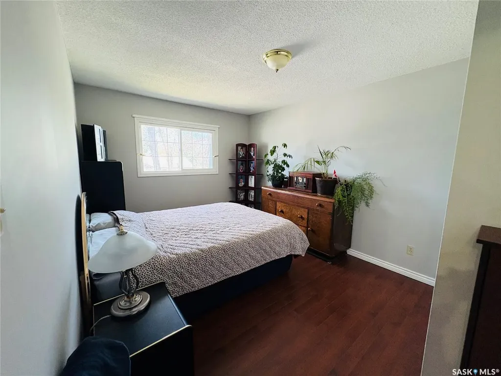 1230 Chaplin Street E Swift Current SK S9H 1K1