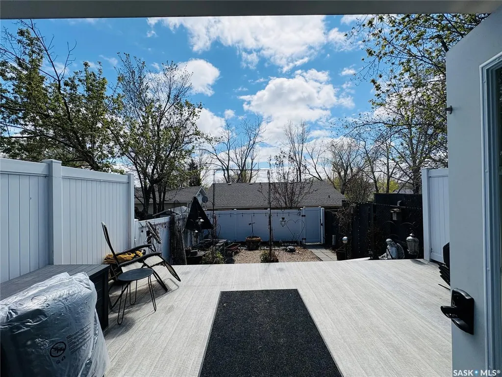1230 Chaplin Street E Swift Current SK S9H 1K1
