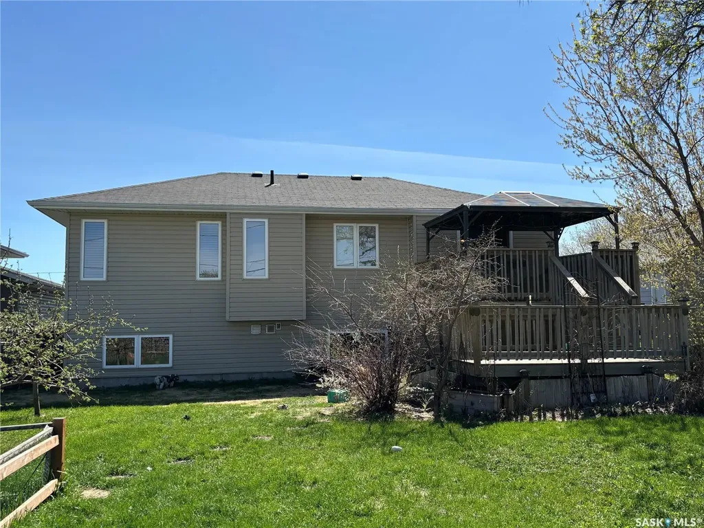 358 1st Avenue W Melville SK S0A 2P0