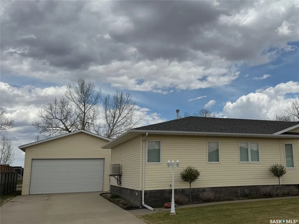 225 3rd Street Weyburn Rm No. 67 SK S0C 1X0
