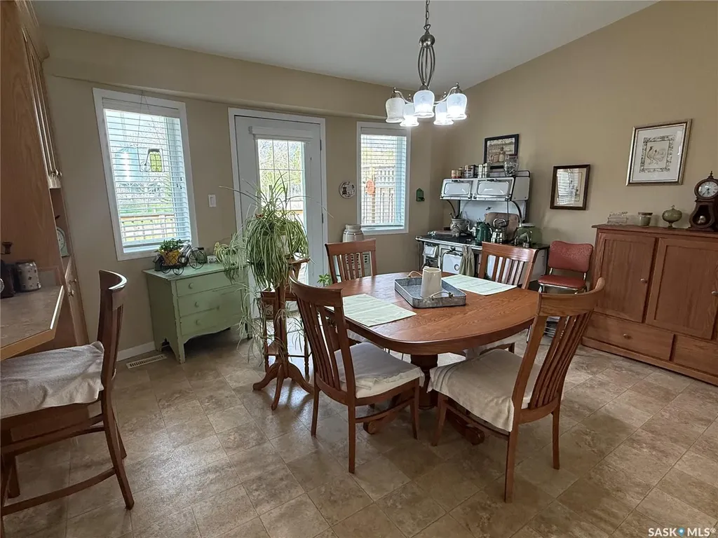 225 3rd Street Weyburn Rm No. 67 SK S0C 1X0