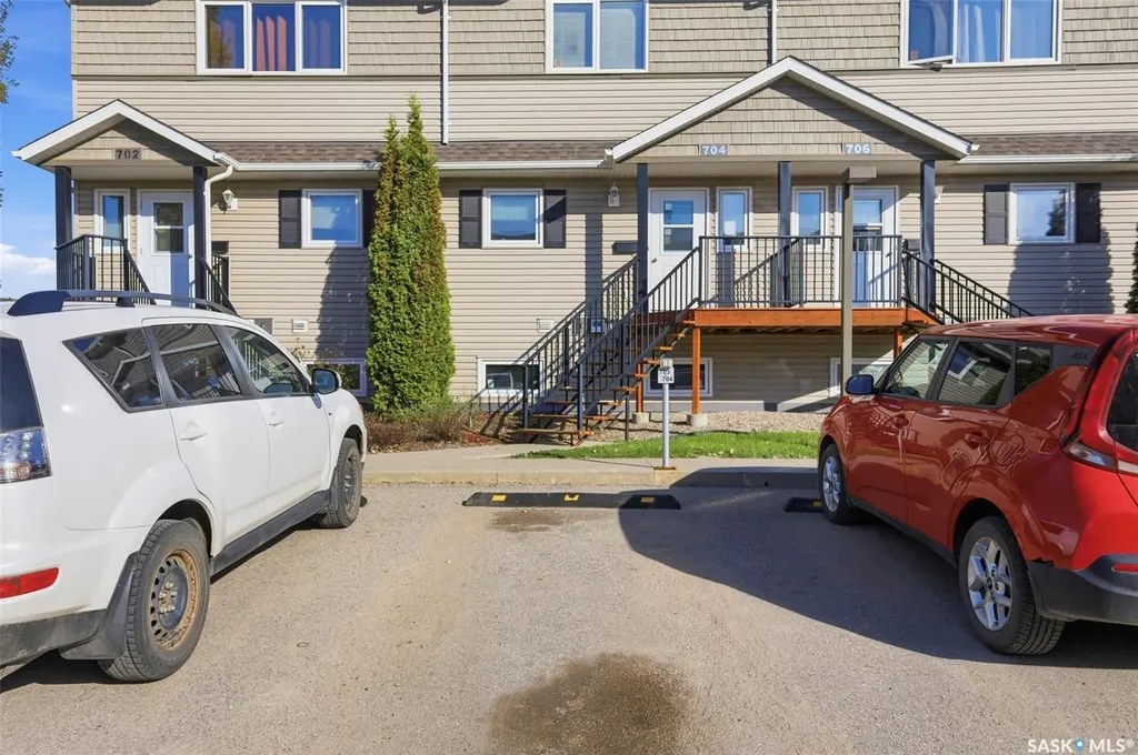 1022 Hampton Circle Saskatoon SK S7R 0K3