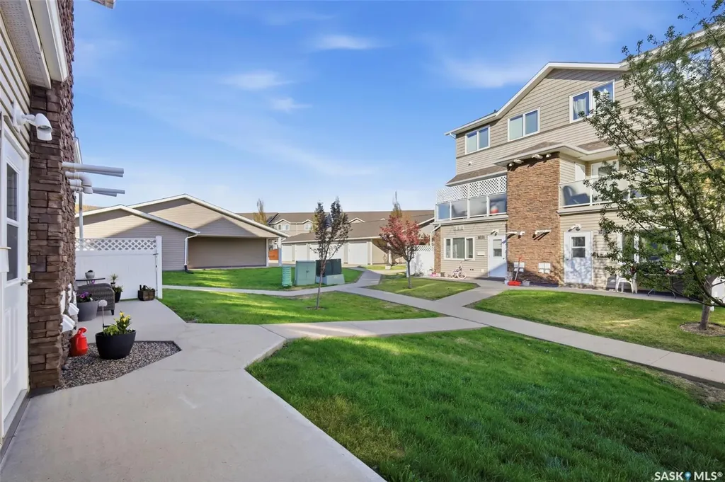 1022 Hampton Circle Saskatoon SK S7R 0K3