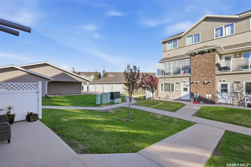 1022 Hampton Circle Saskatoon SK S7R 0K3