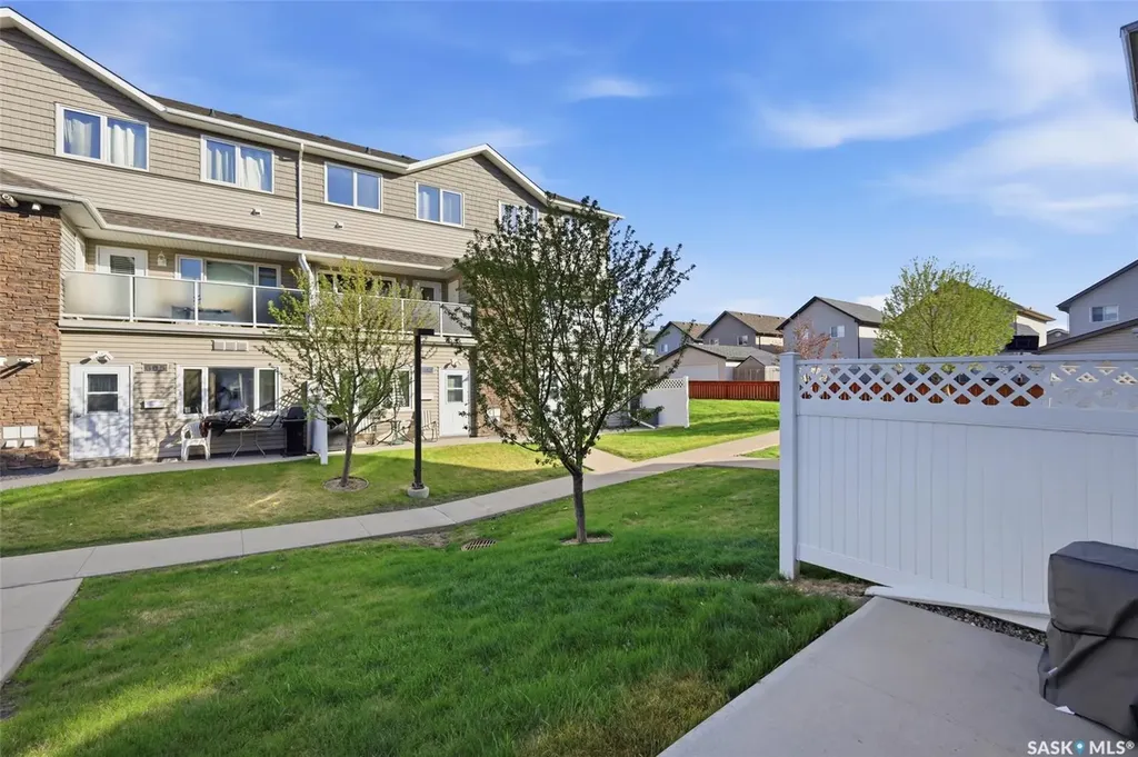 1022 Hampton Circle Saskatoon SK S7R 0K3