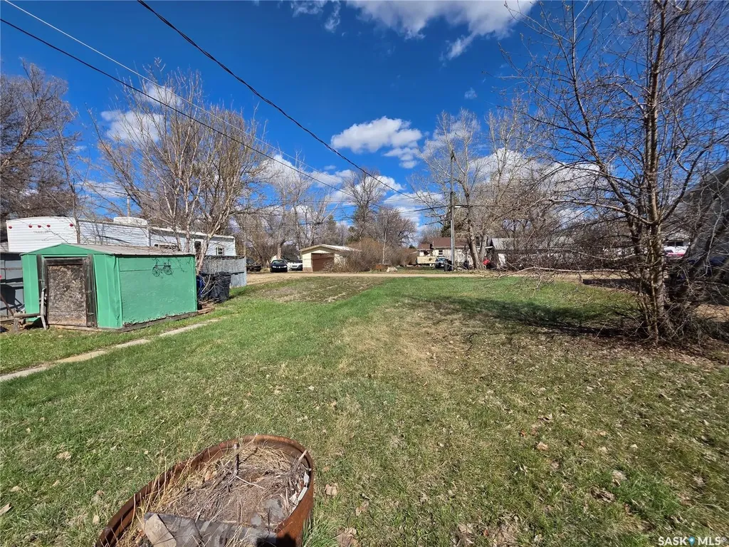 6371 Queens Avenue Gull Lake SK S0N 1A0