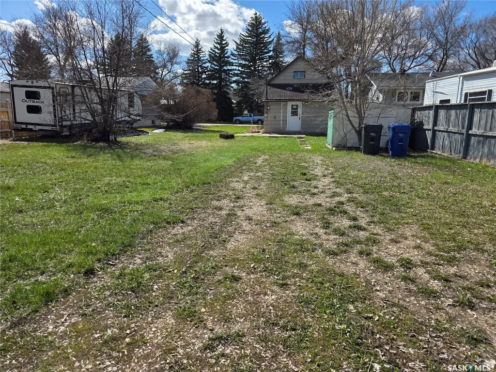 6371 Queens Avenue Gull Lake SK S0N 1A0
