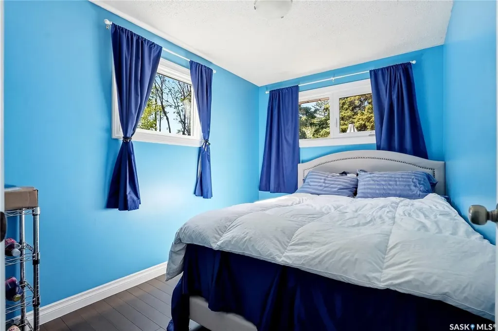901 R Avenue N Saskatoon SK S7L 2Z4