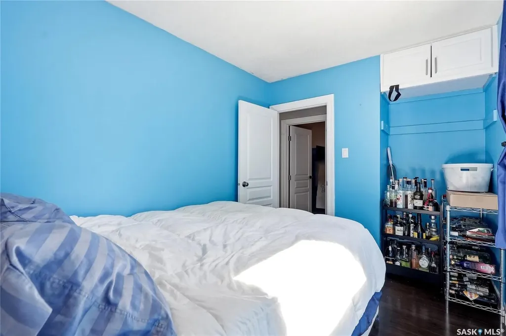 901 R Avenue N Saskatoon SK S7L 2Z4