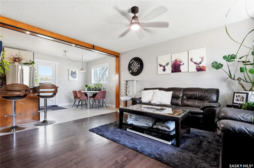 901 R Avenue N Saskatoon SK S7L 2Z4