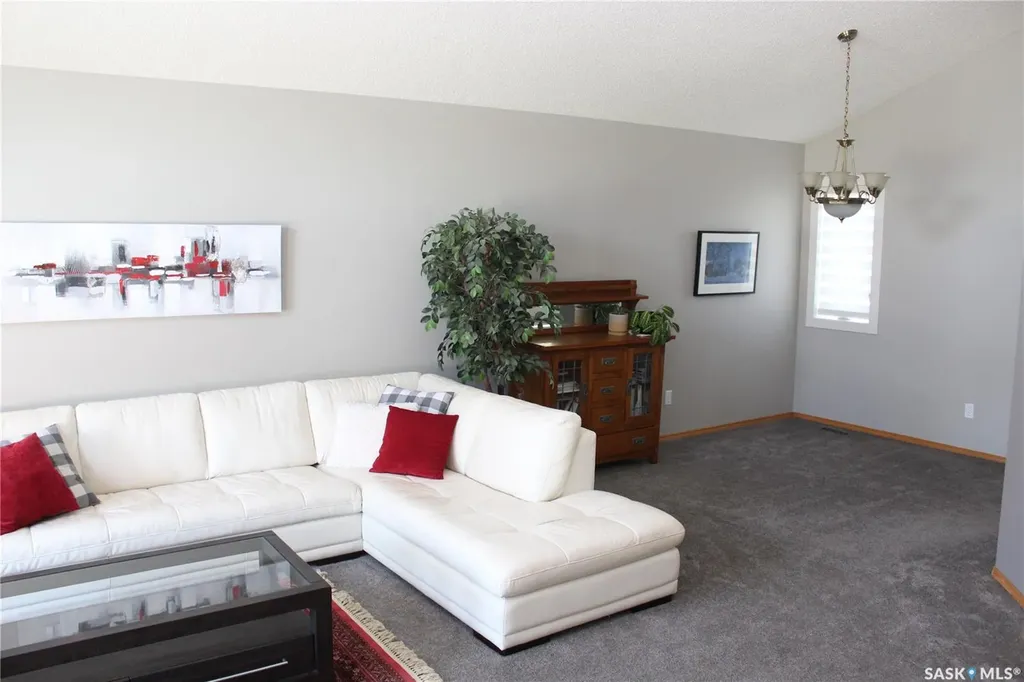 3324 Dieter Bay Regina SK S4V 2V9