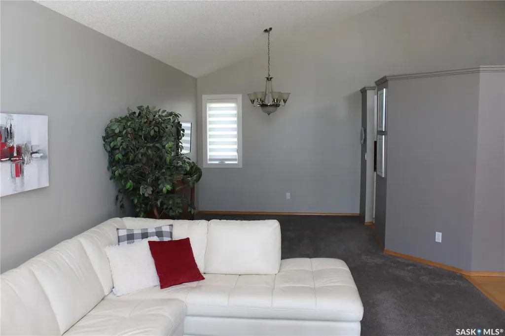 3324 Dieter Bay Regina SK S4V 2V9