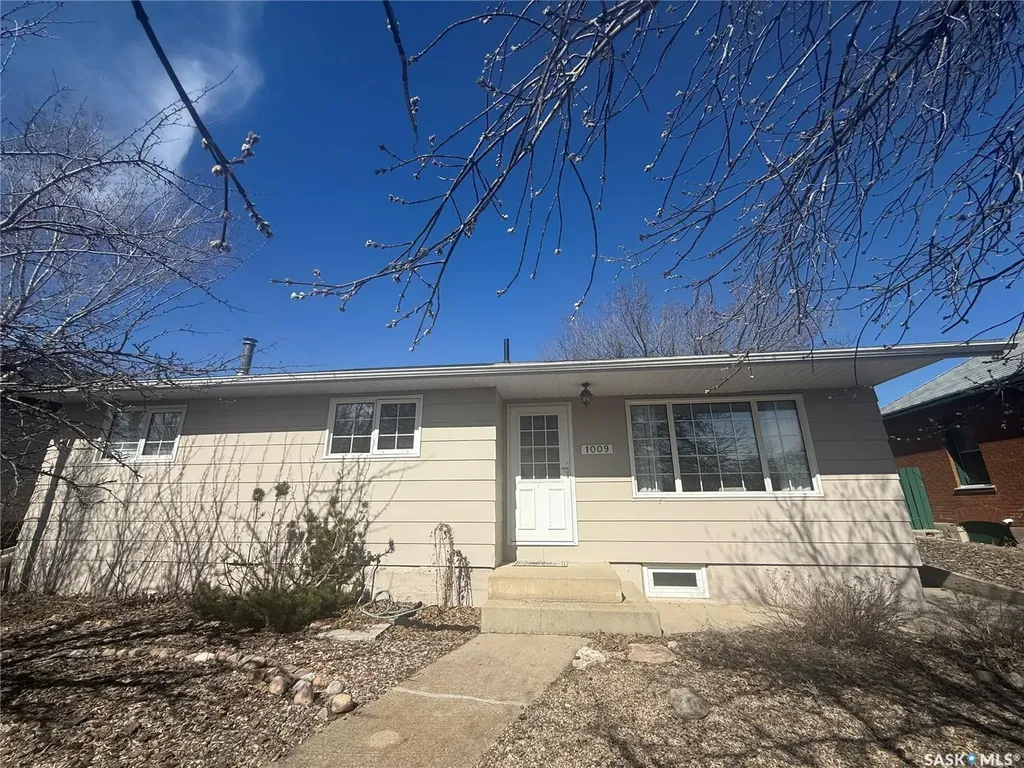 1009 First Street Estevan SK S4A 0G7