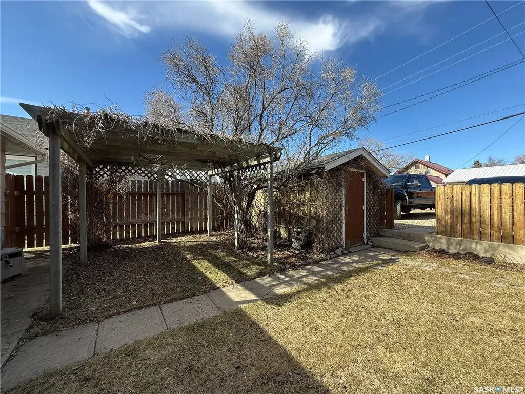 1009 First Street Estevan SK S4A 0G7
