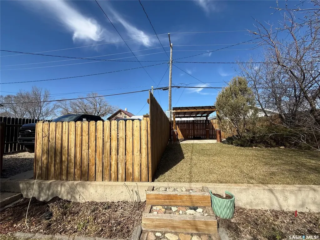 1009 First Street Estevan SK S4A 0G7