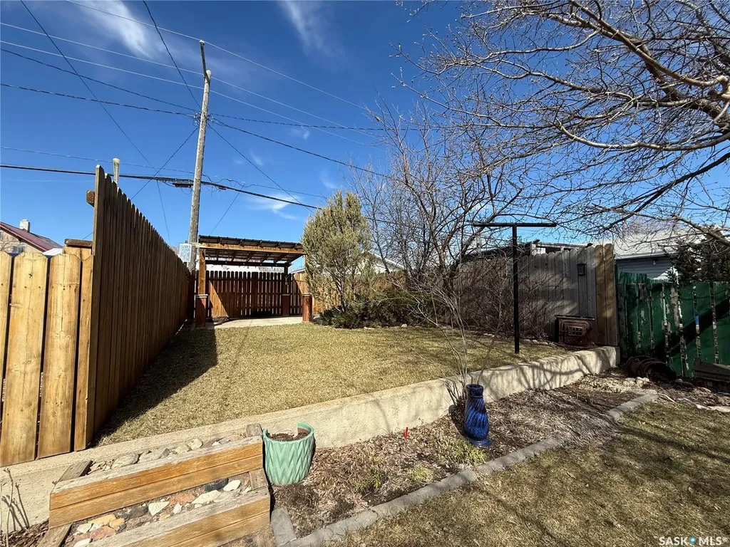 1009 First Street Estevan SK S4A 0G7