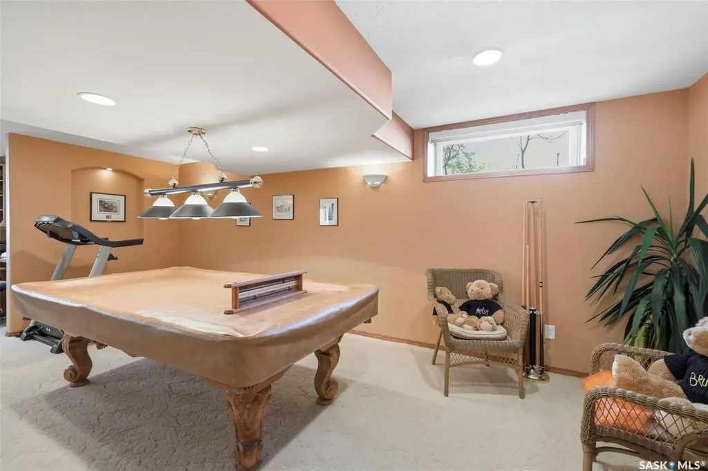 330 Stodola Court Saskatoon SK S7N 1N9