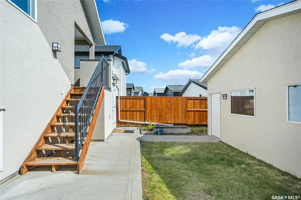 538 Fast Way Saskatoon SK S7W 0W9