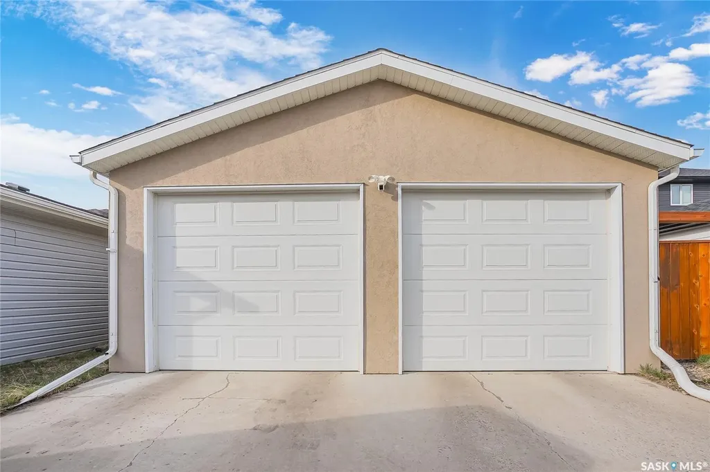 538 Fast Way Saskatoon SK S7W 0W9